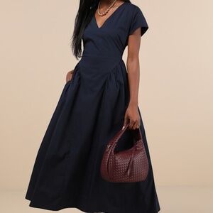 Lulus Modern Concept Navy Short Sleeve V-neck Midi Dress With Pockets Blue